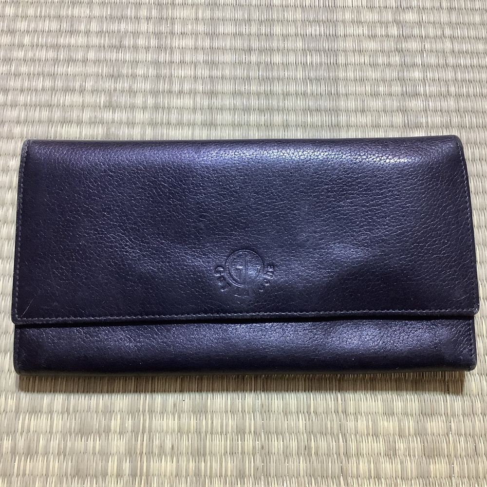 Guy Laroche Women’s Black Leather Wallet